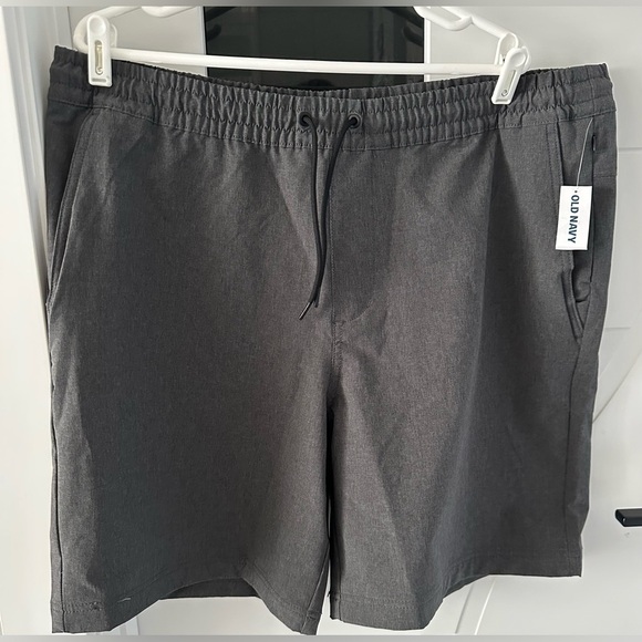 ✨NWT✨ Old Navy: Men's Stretch Tech Go-H20 Shorts- Size XL - Picture 1 of 6
